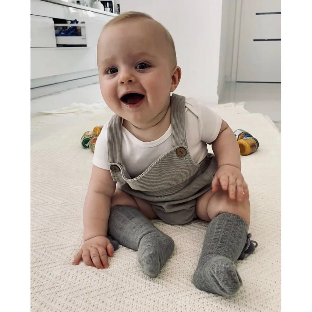 Romper de Bebê Unissex Cinza / JARDINEIRA Menino/ Menina