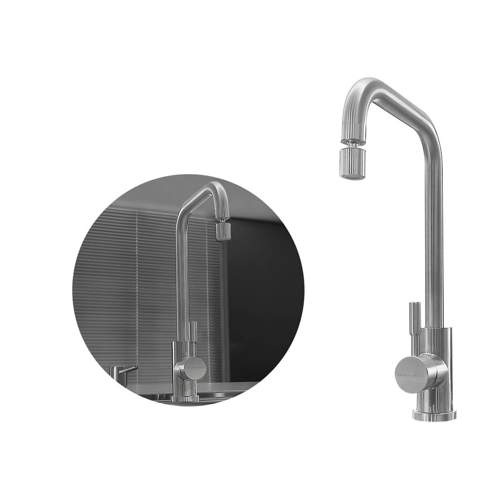 Torneira Monocomando Kitchen Pro em Aço Inox Escovado Com Bico Articulado e Arejador