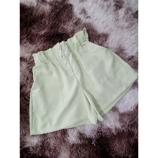 short feminino adulto