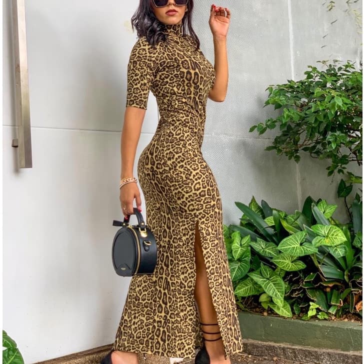 Vestido feminino malha canelada  gola alta manga curta longo estampa onça moda fashion