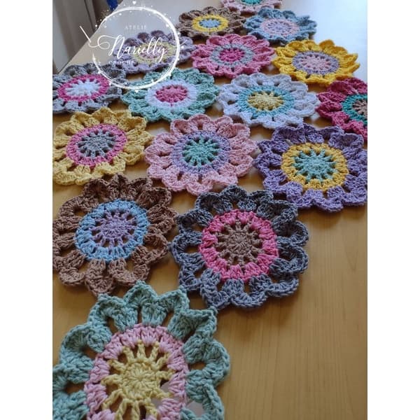 Trilho De Mesa Flores Em Crochê/ Caminho De Mesa/ Trilho De Crochê/ Mesa Posta
