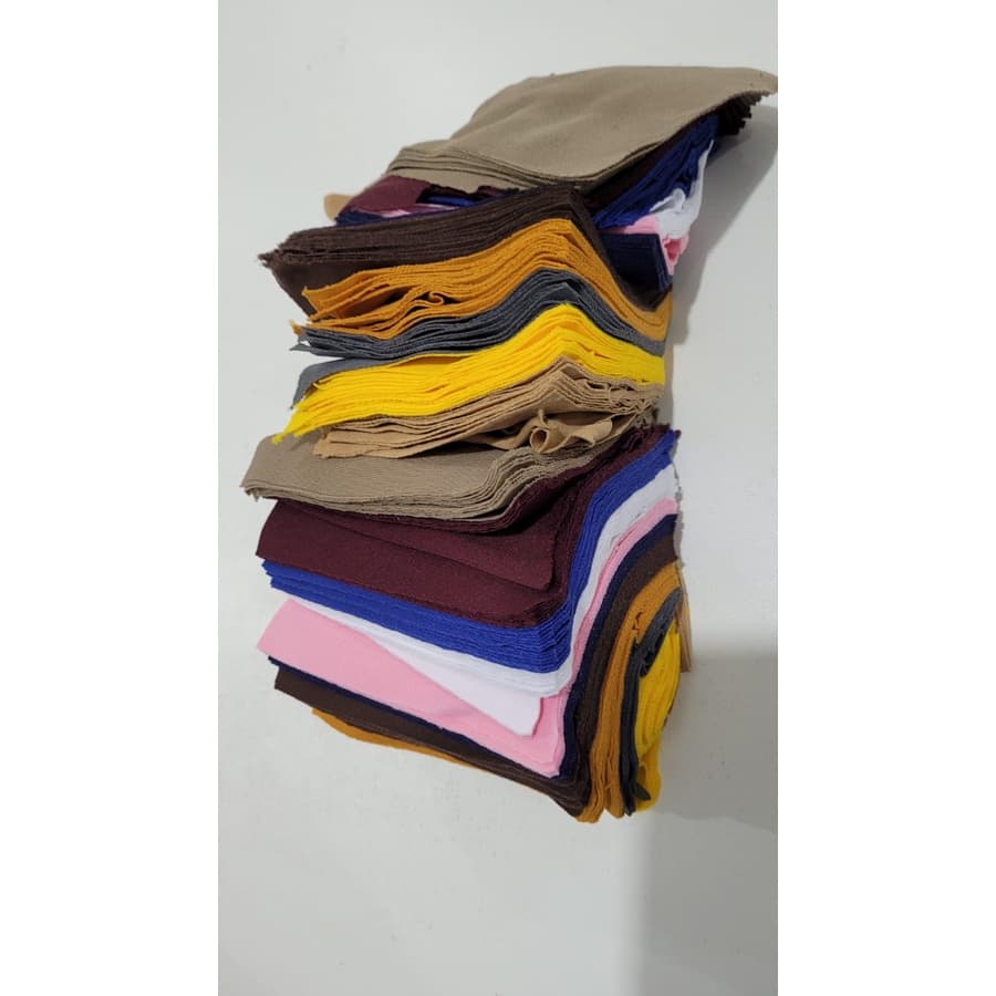 100 Gramas De Retalhos De Malha Helanca Para Artesanato Escolar Media 12 X 12 cm Varias Cores