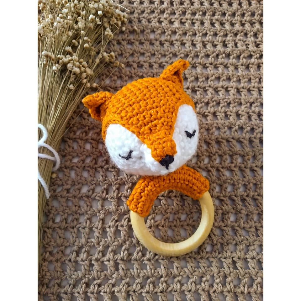Chocalho Mordedor Raposa de Crochê Amigurumi para Bebê