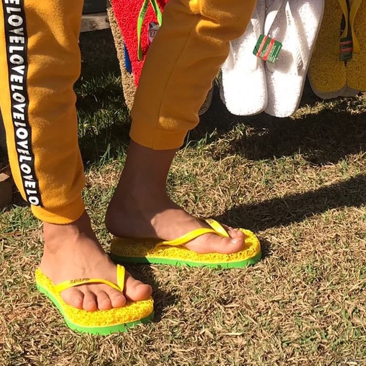 Chinelos Apaju,  Duplo Capacho( esponja) infantil tiras tradicionais