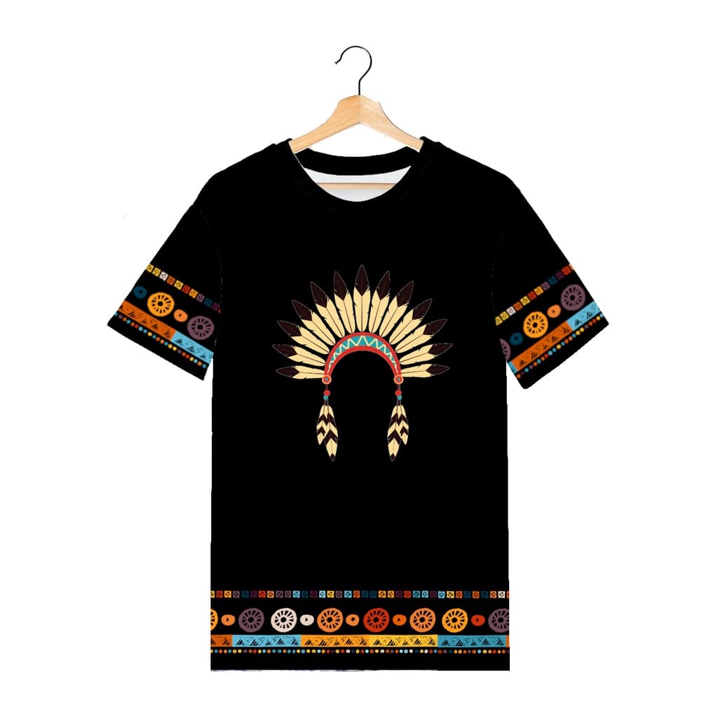 Camiseta Preta Estampada Cocar Indígena A64