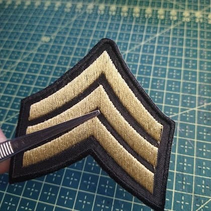 Divisa Militar Sargento estilizado Exercito USA patches bordados Termocolante 7 cm X 7 cm - 1 unidade