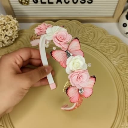 Tiara de Luxo Camélia com Strass Cravejado/  Headband Infantil Jardim Encantado com Flores e Borboletas