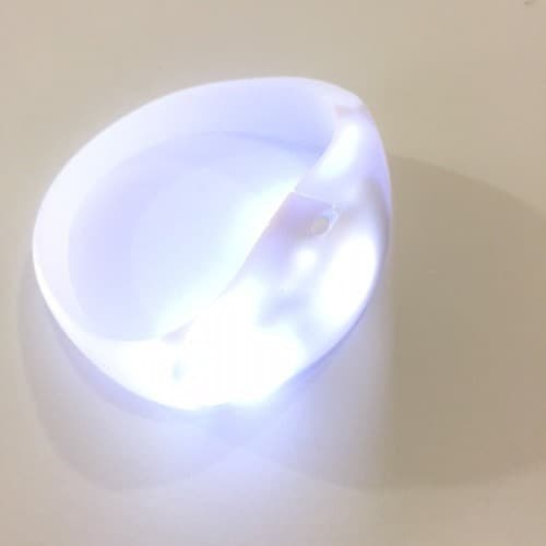 Pulseira De Led Branca Pisca Conforme Batida Da Musica