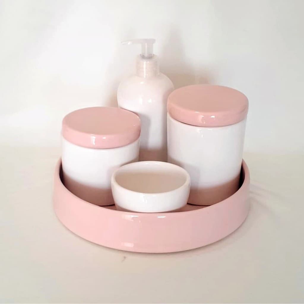 Kit higiene porcelana rosa e branco bandeja redonda