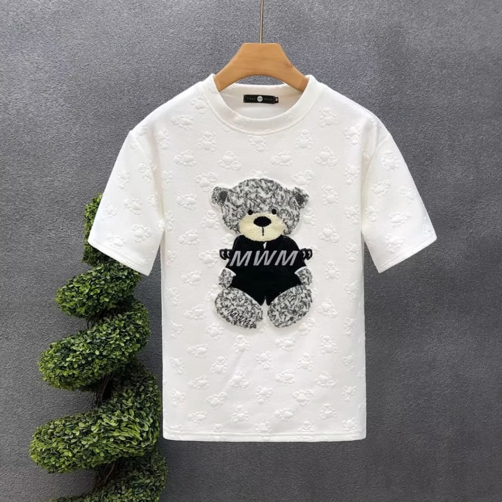 Urso bordado meia manga camiseta masculina 2 cores M-3XL Street Wear bonito em torno do pescoço topo verão dos desenhos