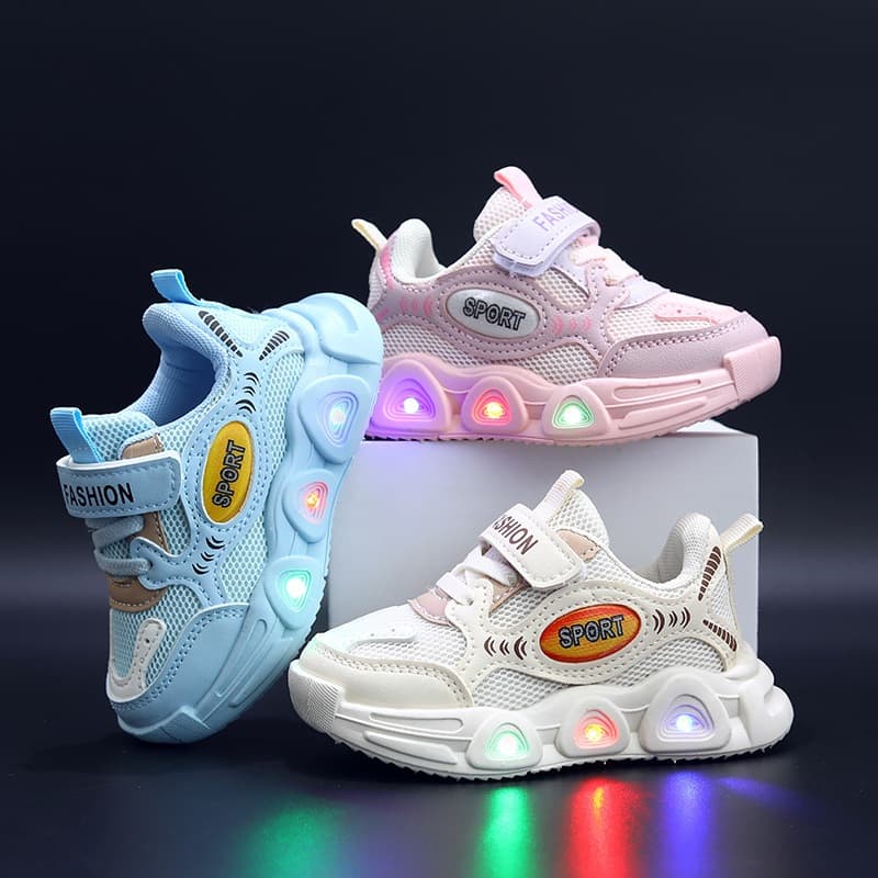2024 Novo Estilo tênis infantis meninos estudantes casuais sapatos de placa alta meninas sapatos de bebê LED luz