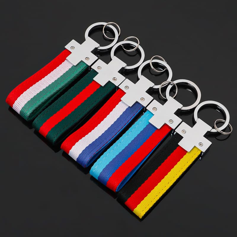 1Pcs Creative Metal and Cloth Car Key Ring Itália Alemanha Bandeira 3 Cores Chaveiro Universal Outdoor Sport Styling