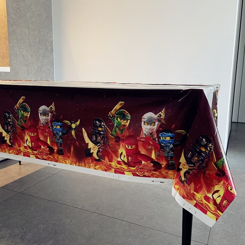 Toalha De Mesa Descartável Ninjago Para Festas Tampa Plástica Decoração Tamanho 180 * 108cm