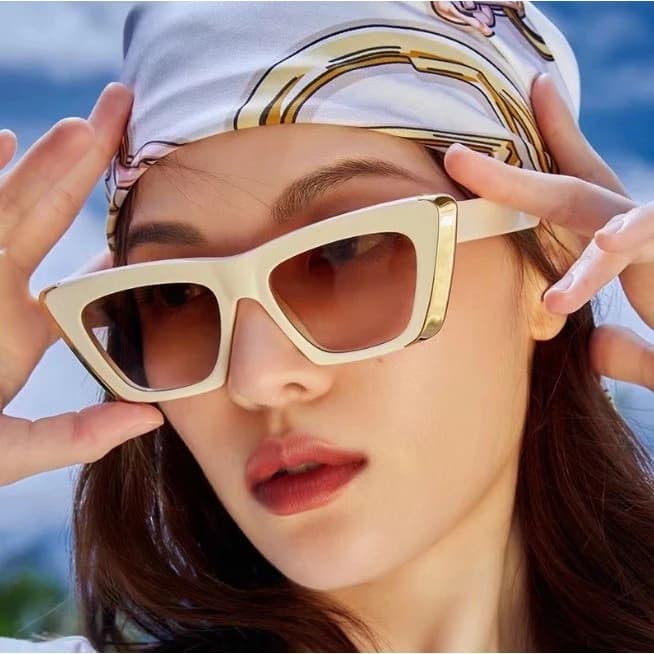 Óculos De Sol Olho De Gato Feminino Luxuoso Com Armação Retrô Em Ornamento Dourado