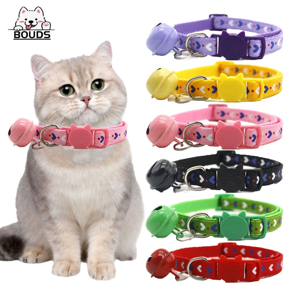 Coleira em formato de coração com sinos ajustáveis para gatos e cachorros e acessório para colar