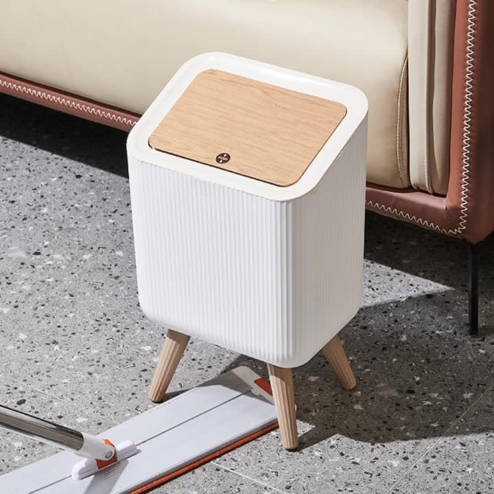 Lixeira De Plástico 9 Litros Branca Com Pés De Bambu Com Tampa Click De Pressão Cozinha Banheiro
