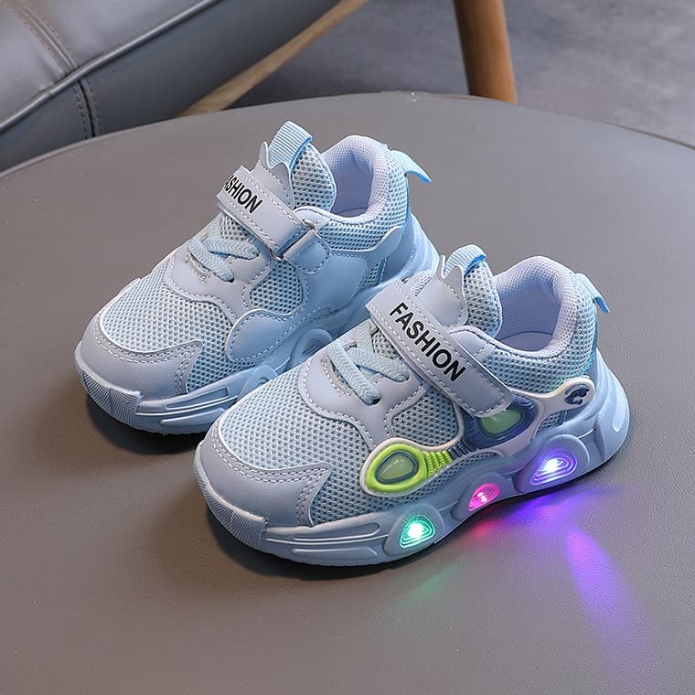 Tênis infantil  Menino Tênis infantil casual de malha Menina Tênis com luzes LED piscantes Leve e macio