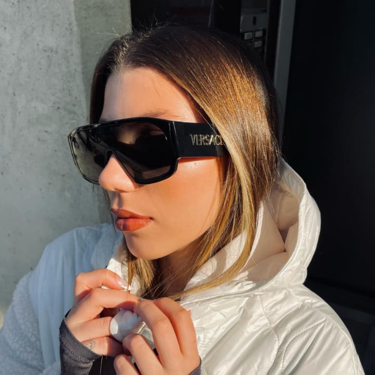 Fotografia De Rua Turística Estilo Europeu E Americano Elegante Moderno , Homens Mulheres Podem Usar Óculos De Sol Pilot
