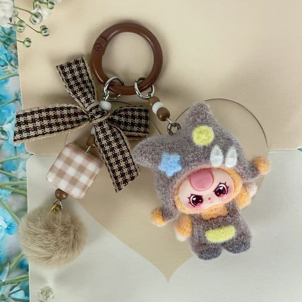 Dopamina reunindo pingente de desenho animado de chapéu frio, chaveiro de menina de boneca fofa de bolsa, presente de pi