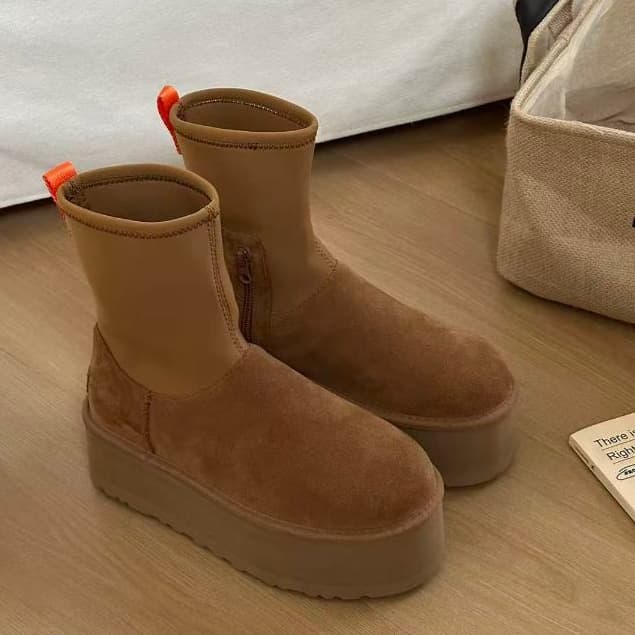 A Nova Pele Maillard É Integrada Para As Botas De Neve De Sola Grossa, Que São Versáteis E Que
