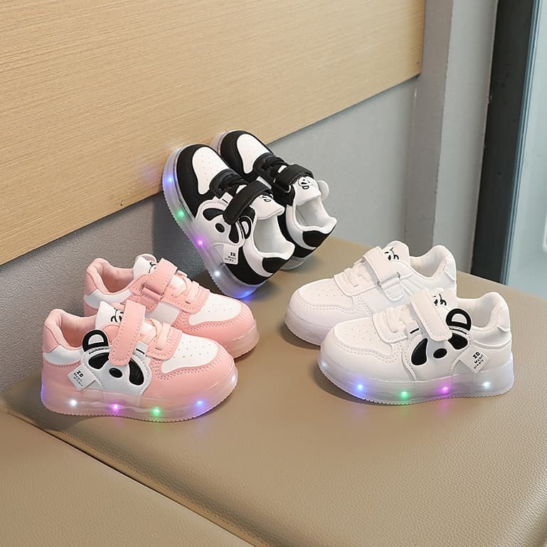 Tênis infantil Menino Design de animação Tênis casual Menina Estudante com luz LED Tênis de corrida