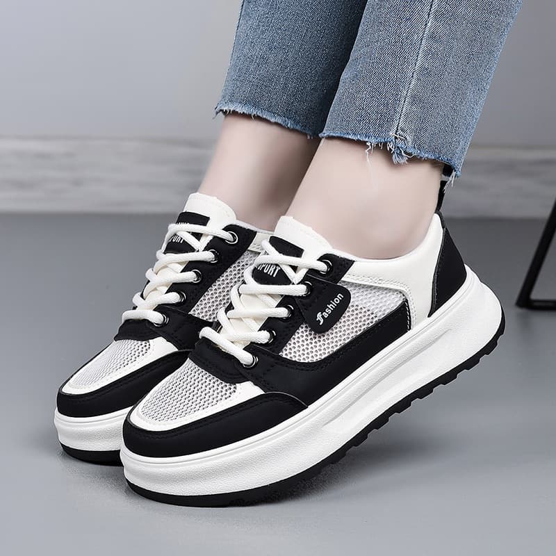 Sapatos brancos de malha de verão femininos tênis respiráveis aumentados com sola grossa