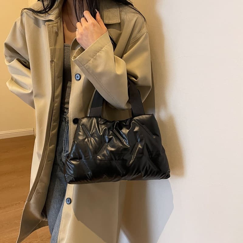 Bolsa europeia americana textura brilhante simples All-Match axilas saco Casual Commuter grande capacidade para baixo sa