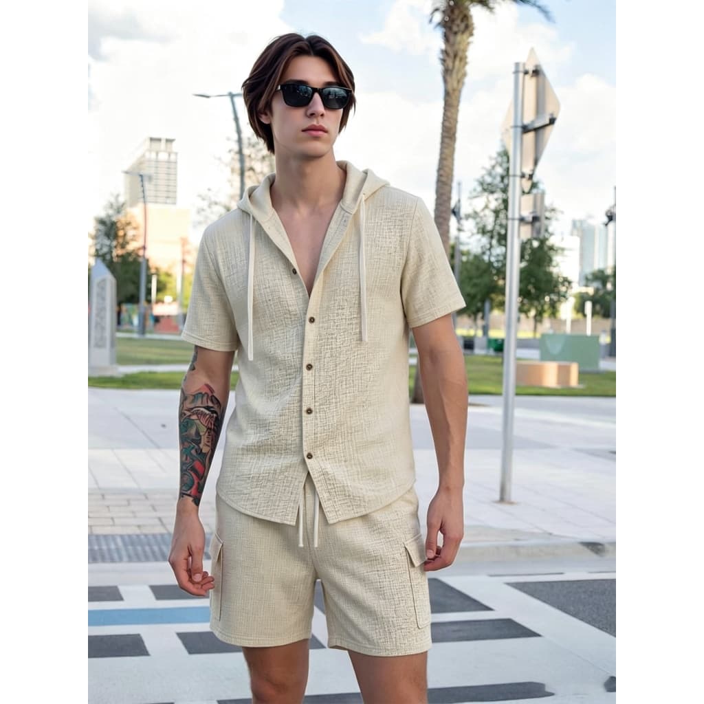 Terno masculino Casual de duas peças de textura macia, camisa superior de manga curta com capuz e cordão com botão compl