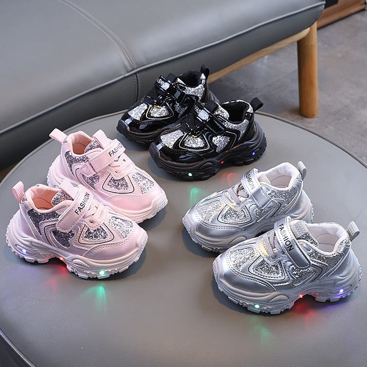 2026 Novo Estilo tênis infantis meninos estudantes casuais sapatos de placa alta meninas sapatos de bebê LED sapatos