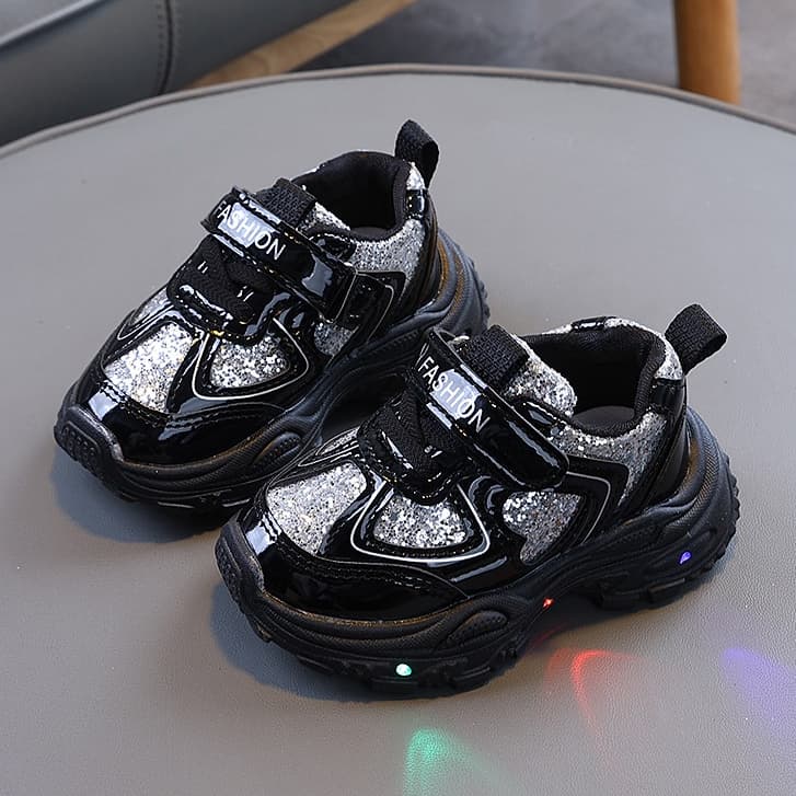 2026 Novo Estilo tênis infantis meninos estudantes casuais sapatos de placa alta meninas sapatos de bebê LED sapatos