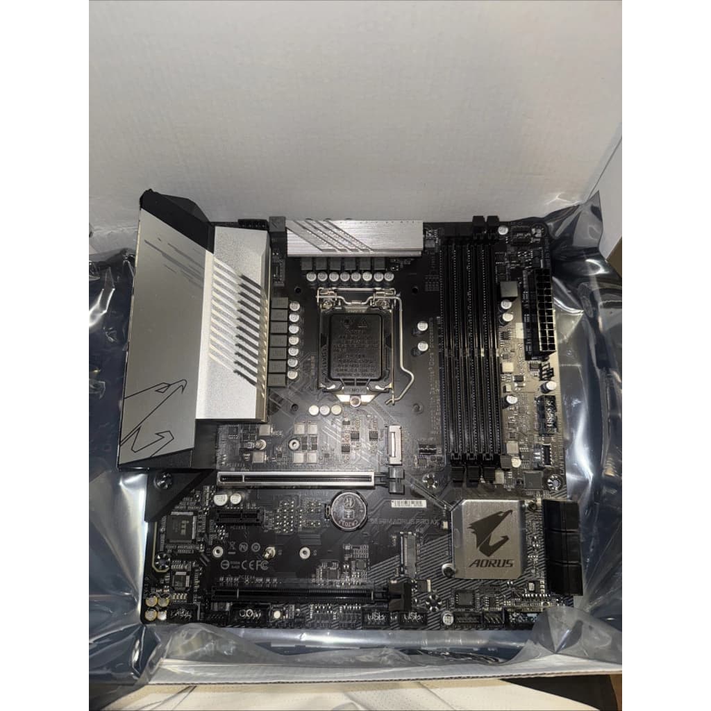 Placa-Mãe GIGABYTE B560M AORUS PRO AX LGA 1200 B560 M-ATX 10o/11o Intel