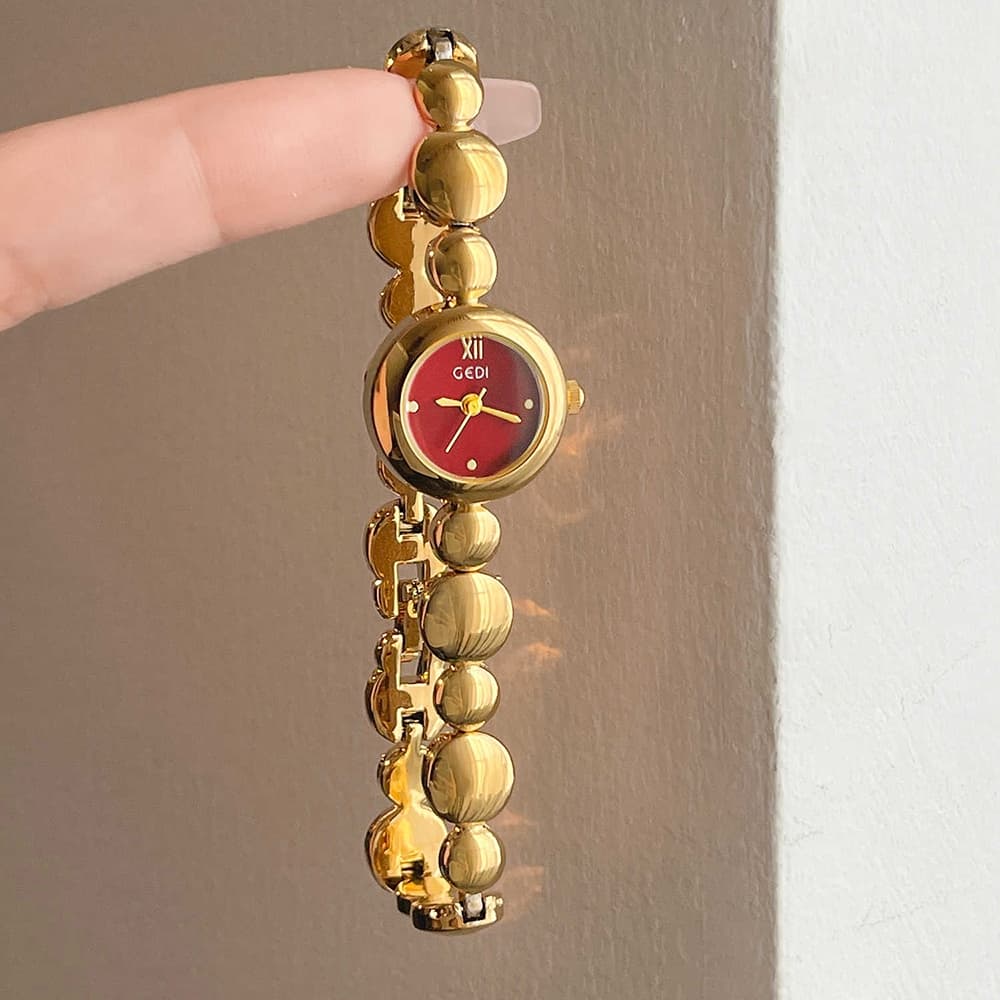 GEDI 2026 Novo Relógio Feminino Luxuoso Vintage Vermelho Mostrador Redondo Relógios De Quartzo , Pulseira De Ouro