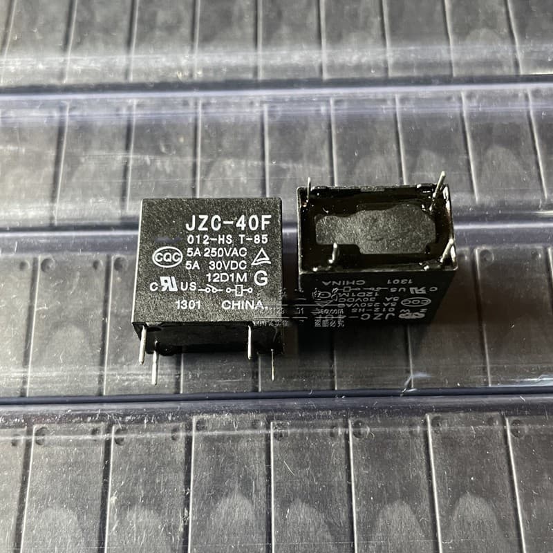 Relé JZC-40F 012-HS 5A 4 pinos
