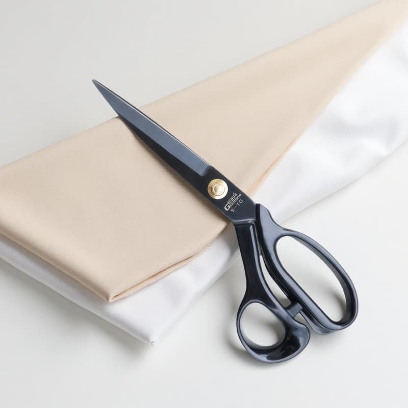 Tesoura de alfaiate em aço manganês, cabo de PVC, corte liso, durável, adequada para cortar cortinas, tecidos e couro.