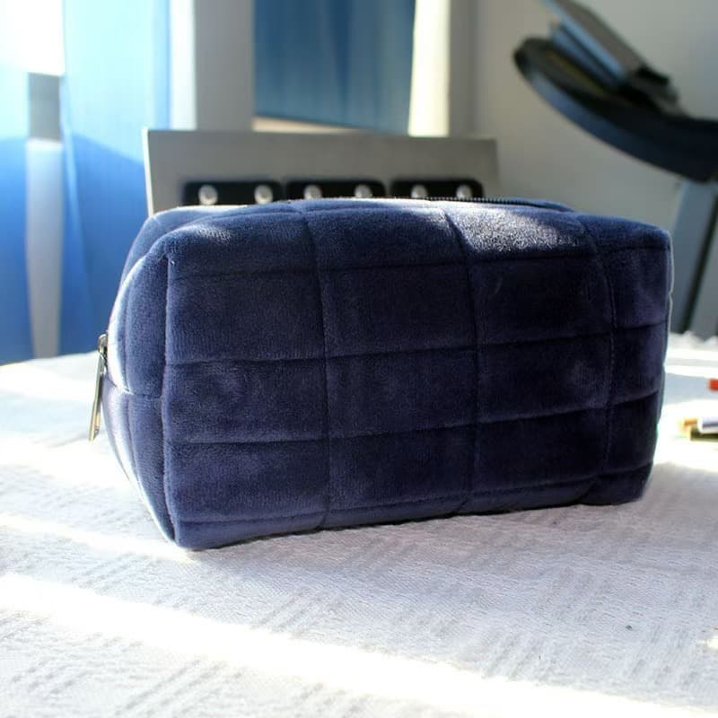 1 Peça Bolsa Cosmética Acolchoada De Pelúcia , De Armazenamento De Cosméticos Femininos Com Zíper Higiene De Viagem Para