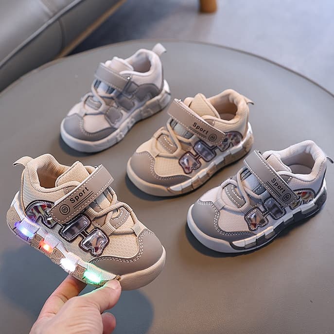 2026 Novo Estilo tênis infantis meninos estudantes casuais sapatos de placa alta meninas sapatos de bebê LED sapatos