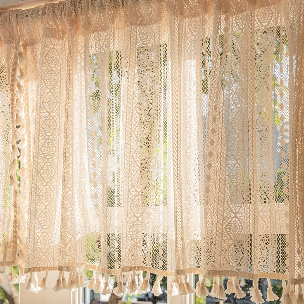 Cortinas Recortadas Transparentes Com Borlas ; Decoração Aconchegante De Quarto Oferecendo Proteção Solar E Funcionalida