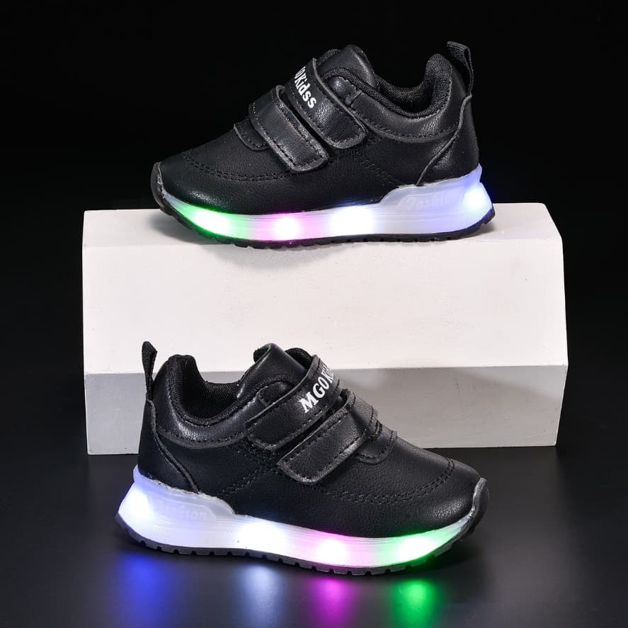 2026 Novo Estilo tênis infantis meninos estudantes casuais sapatos de placa alta meninas sapatos de bebê LED sapatos