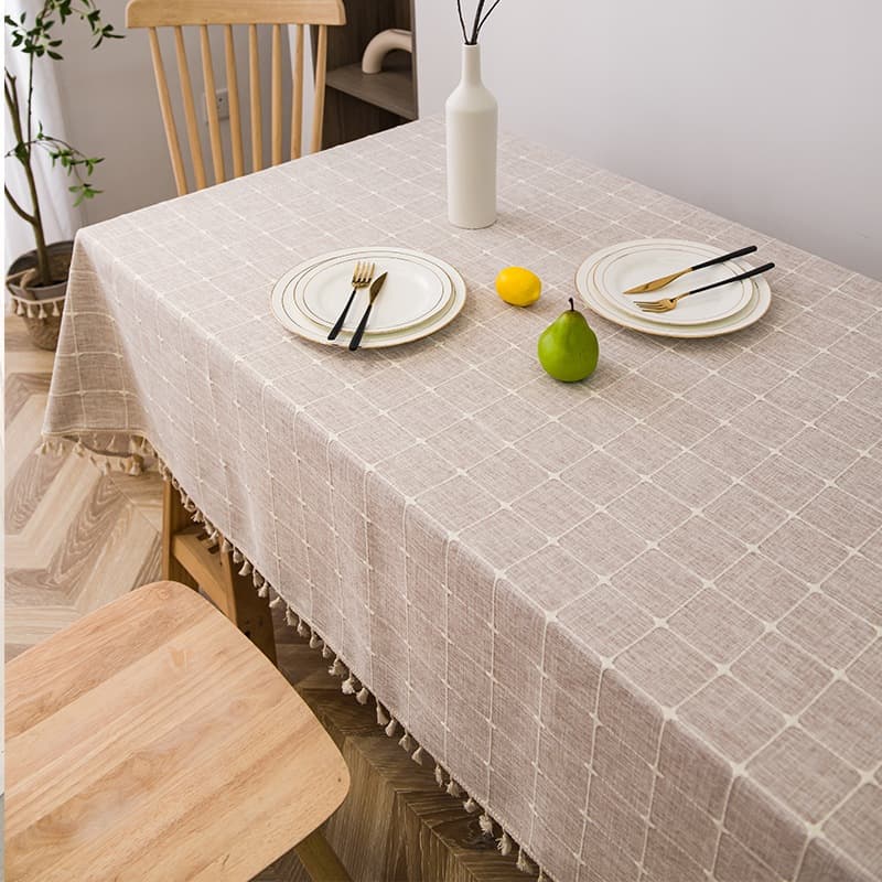 Toalha De Mesa De Linho Falso De Algodão Com Borlas E Borda Escalonada ; Apresenta Um Padrão Xadrez , ideal Para Uso Na