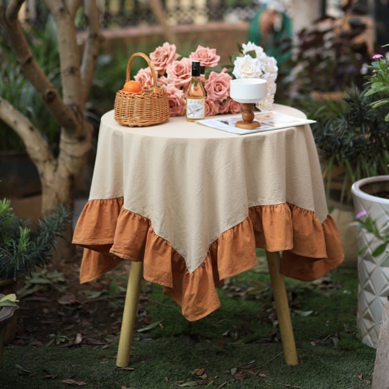 Toalha De Mesa Colorida : Macia , Durável E Fácil De Limpar ; Apresenta Um design De Borda Com Babados Decoração Estilo