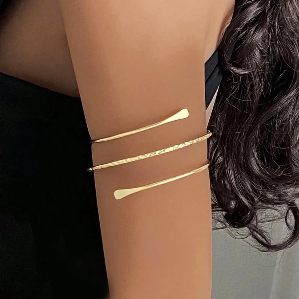 Bracelete de Braço Dourado Feminina Elegante Estilo Punk Pulseira de Múltiplas Camadas Retrô de Metal