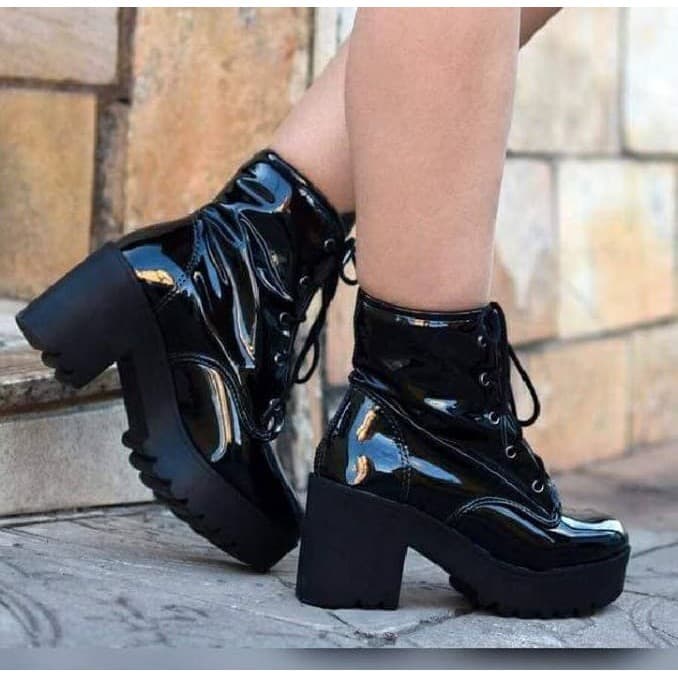 Bota Feminina Conforto Coturno Cano Curto Salto Médio Grosso