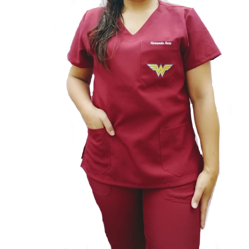 Pijama Cirurgico Feminino Mulher Maravilha Marsala