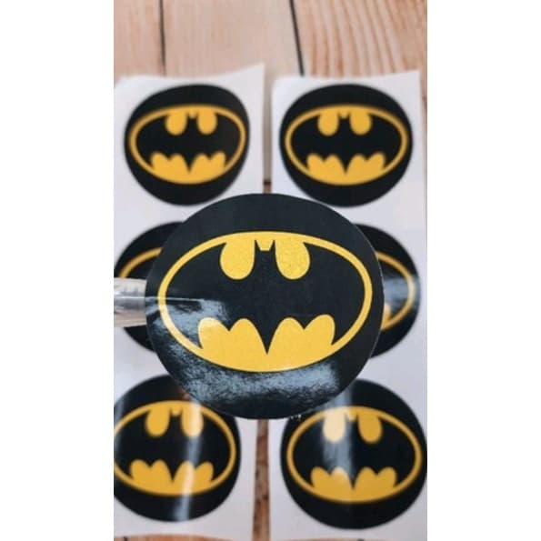 30 Adesivos Personalizados 5x5 Festa Infantil Lembrancinhas – Batman e Outros Temas Papel Fotográfico ou Vinil