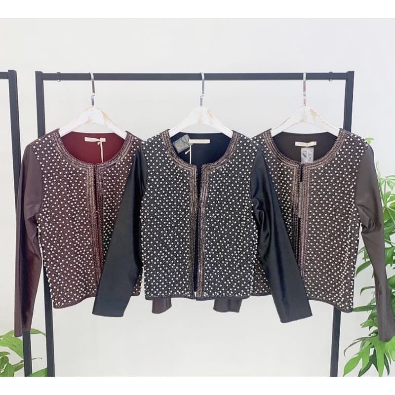 jaqueta de couro com pérolas jaqueta feminina moda feminina