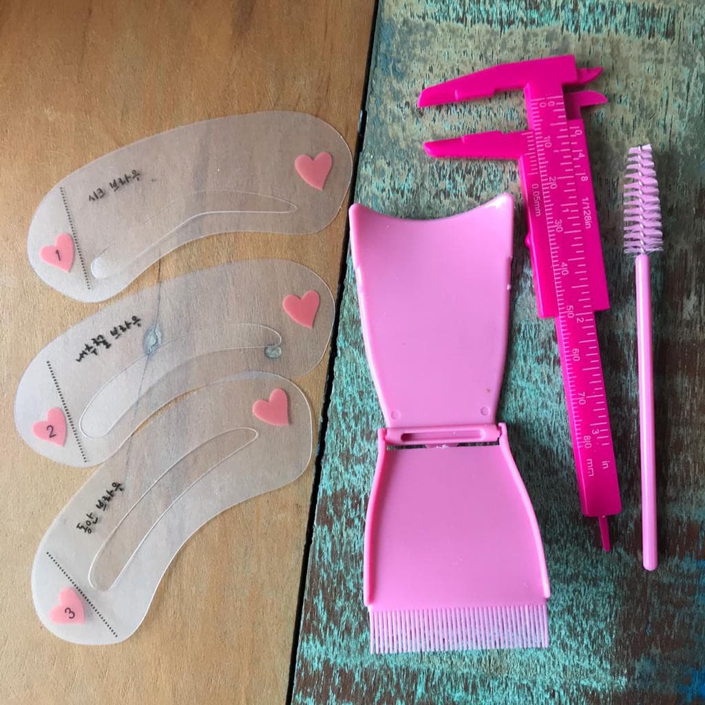 Kit Pquimetro/Escovinha/Moldes para Sobrancelha + 1 Pente para Cilios Design Dobrável