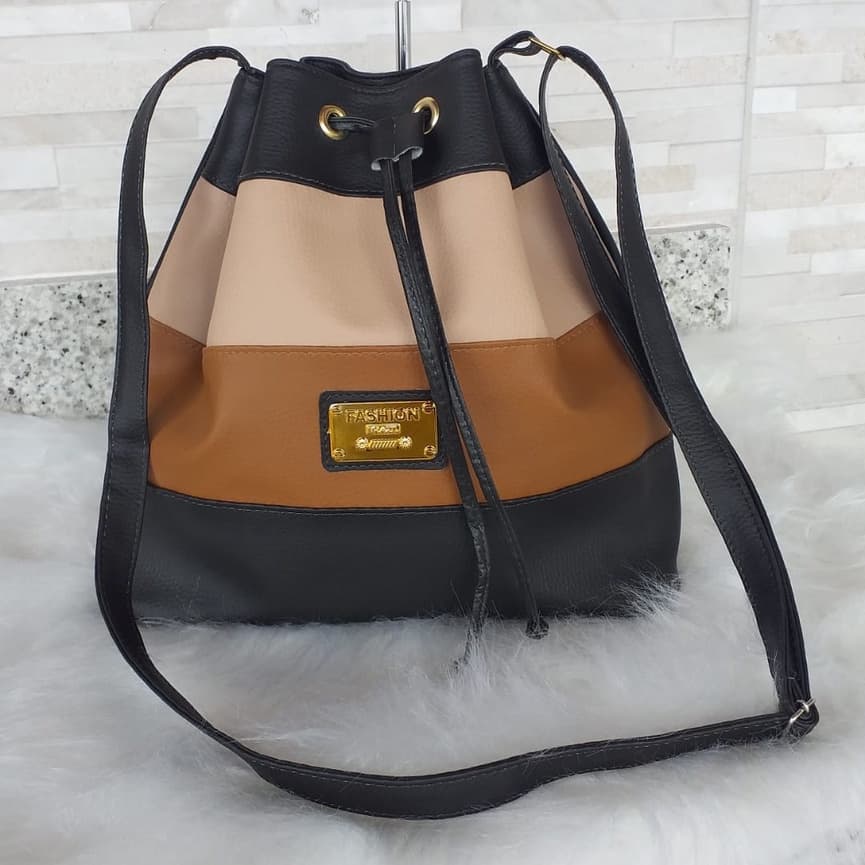 Bolsa Feminina Com Alça Transversal Tipo Saco Linda E Espaçosa Moda Tendencia