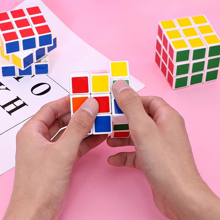 Competição dedicada de seis cores quebra-cabeça de terceira ordem Rubik's Cube Variedade Desenvolvimento intelectual inf