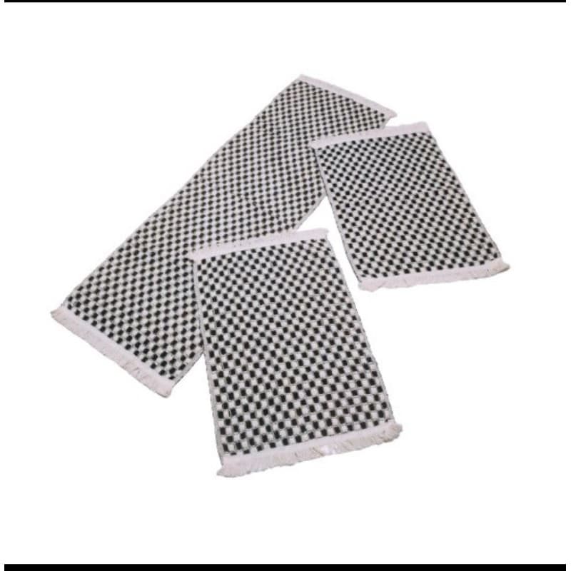 kit cozinha xadrez com 2 tapetes e 1 passadeira. tapetes 42x60 cm e passadeira 42x140 cm