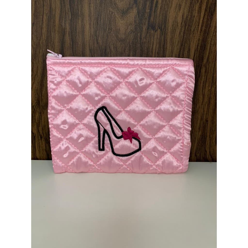 Presente com necessaires de cetim bordado Sapato - Cor Rosa Claro {casamento, lembrancinha, 15 anos, debutante}